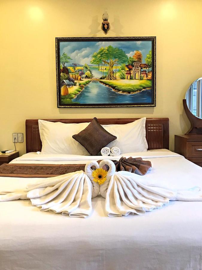 Hue Orchid Riverside Villa Esterno foto